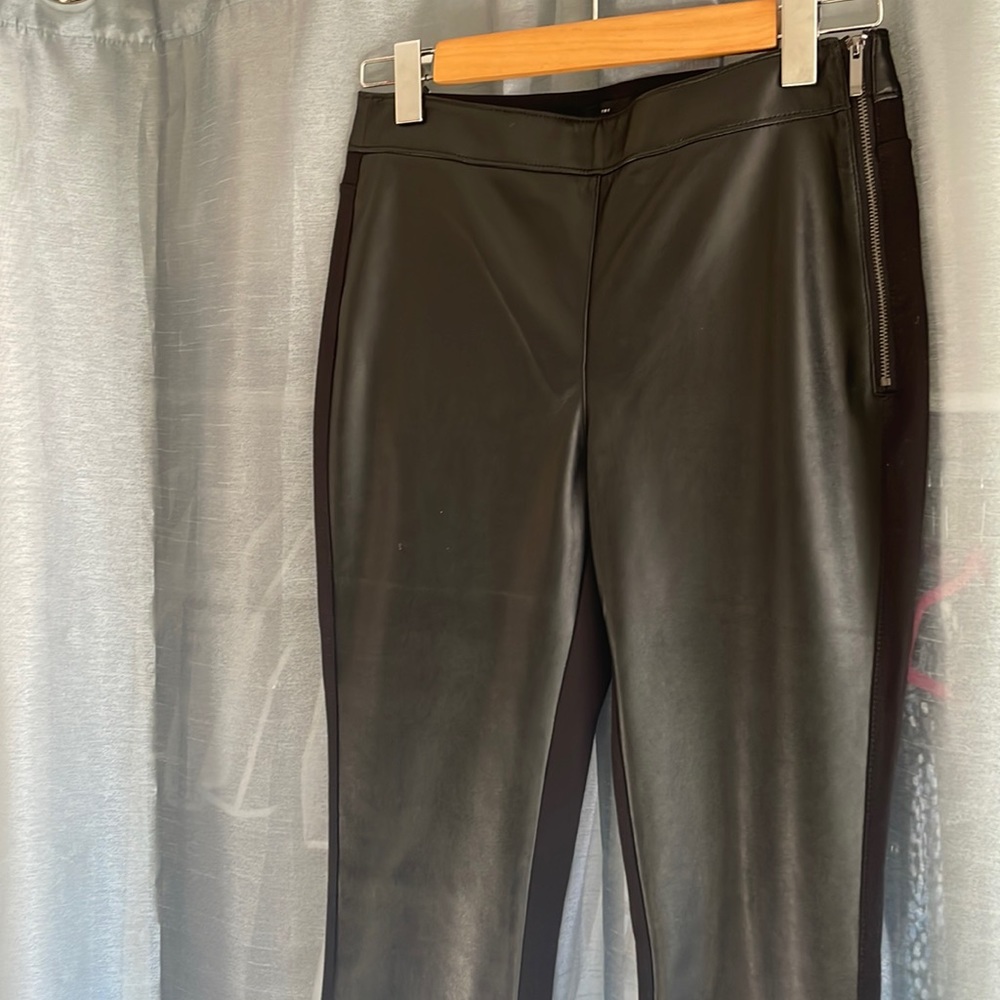 White House black market leggings like new